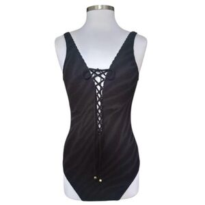 La Blanca by Rod Beattie Black Plunge Lace-Up One Piece Swimsuit Size 8